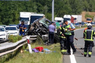 U prometnoj nesreći na autocesti A1 poginula jedna osoba, više ih je ozlijeđeno U prometnoj nesreći na autocesti A1 poginula jedna osoba, više ih je ozlijeđeno