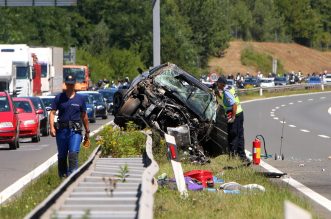 U prometnoj nesreći na autocesti A1 poginula jedna osoba, više ih je ozlijeđeno U prometnoj nesreći na autocesti A1 poginula jedna osoba, više ih je ozlijeđeno