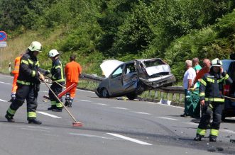 U prometnoj nesreći na autocesti A1 poginula jedna osoba, više ih je ozlijeđeno U prometnoj nesreći na autocesti A1 poginula jedna osoba, više ih je ozlijeđeno
