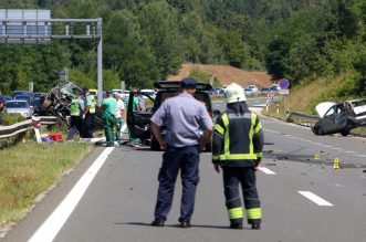 U prometnoj nesreći na autocesti A1 poginula jedna osoba, više ih je ozlijeđeno U prometnoj nesreći na autocesti A1 poginula jedna osoba, više ih je ozlijeđeno