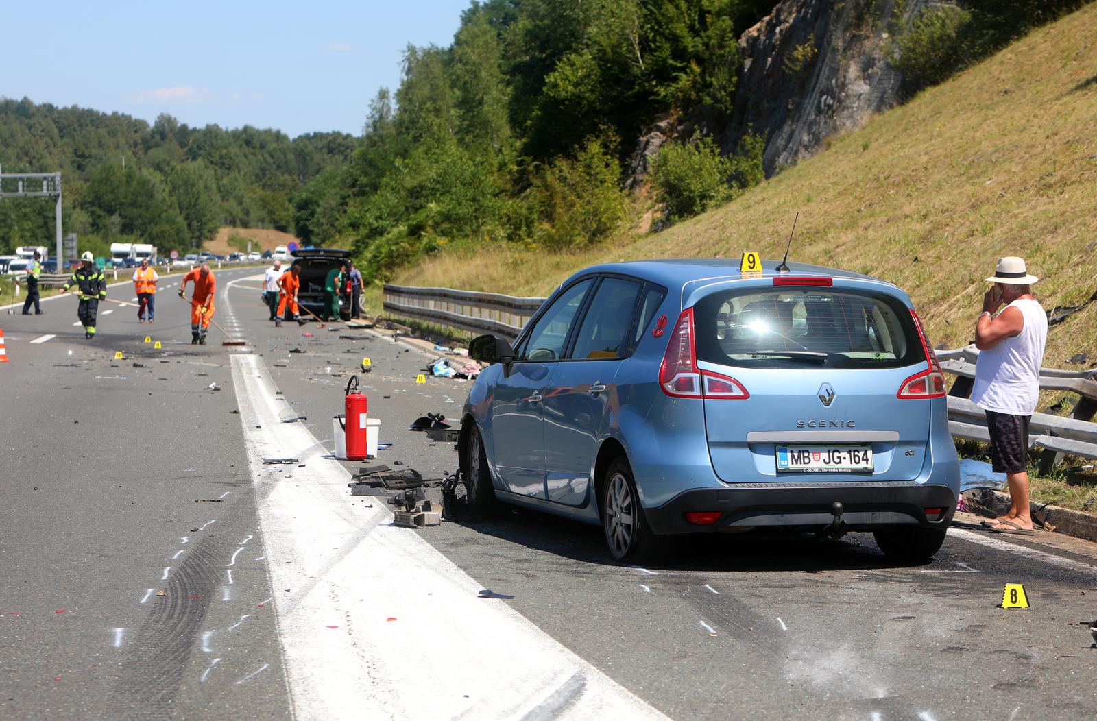 U prometnoj nesreći na autocesti A1 poginula jedna osoba, više ih je ozlijeđeno U prometnoj nesreći na autocesti A1 poginula jedna osoba, više ih je ozlijeđeno