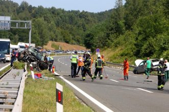U prometnoj nesreći na autocesti A1 poginula jedna osoba, više ih je ozlijeđeno U prometnoj nesreći na autocesti A1 poginula jedna osoba, više ih je ozlijeđeno