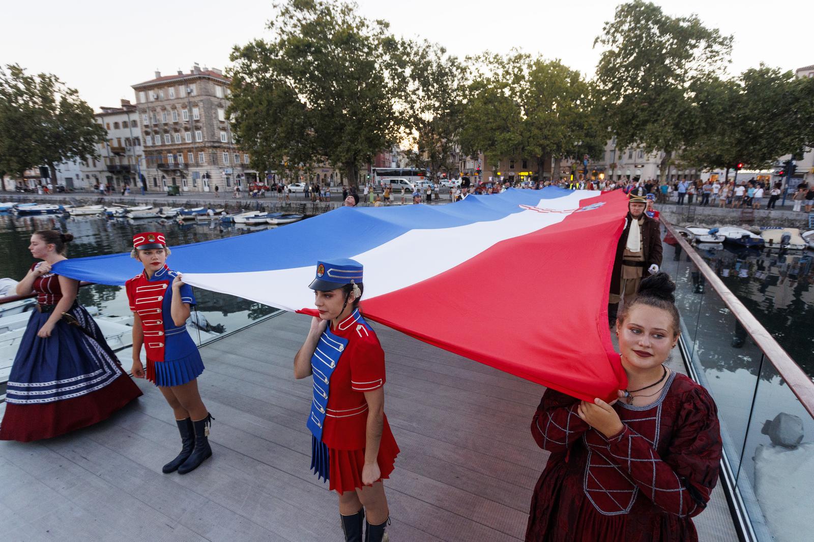 Rijeka: Bakljada na Trsatskoj gradini povodom  obilježavanja Dana pobjede, Dana domovinske zahvalnosti i Dana hrvatskih branitelja