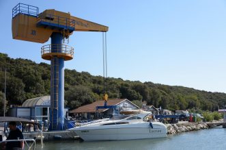 Pula: Sudarila se dva plovila u blizini rta Kamenjak, jedna osoba poginula Pula: Sudarila se dva plovila u blizini rta Kamenjak, jedna osoba poginula