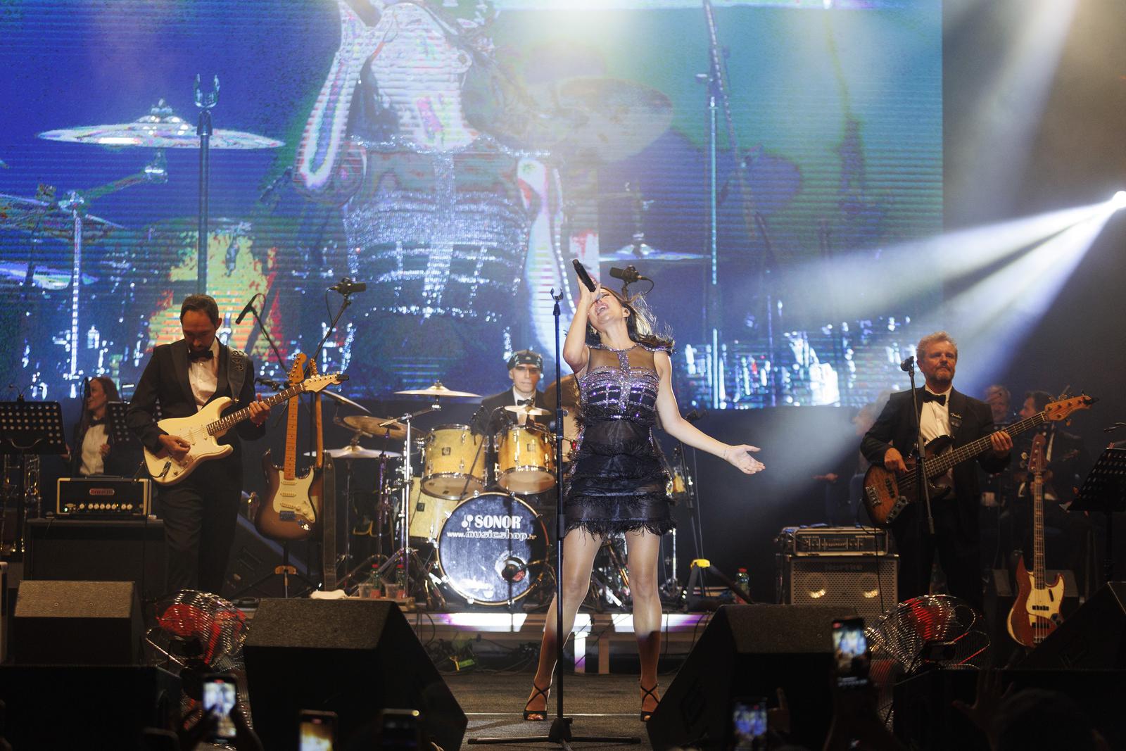 Severina održala koncert na Ljetnoj pozornici u Opatiji Severina održala koncert na Ljetnoj pozornici u Opatiji