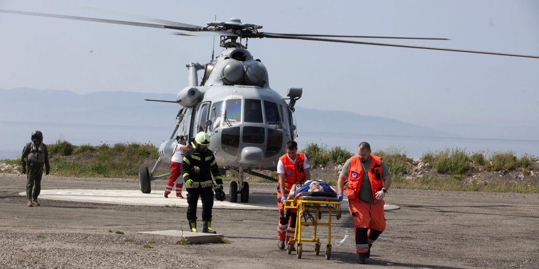 Rijeka: Prijevoz unesrećene osobe vojnim helikopterom Rijeka: Prijevoz unesrećene osobe vojnim helikopterom