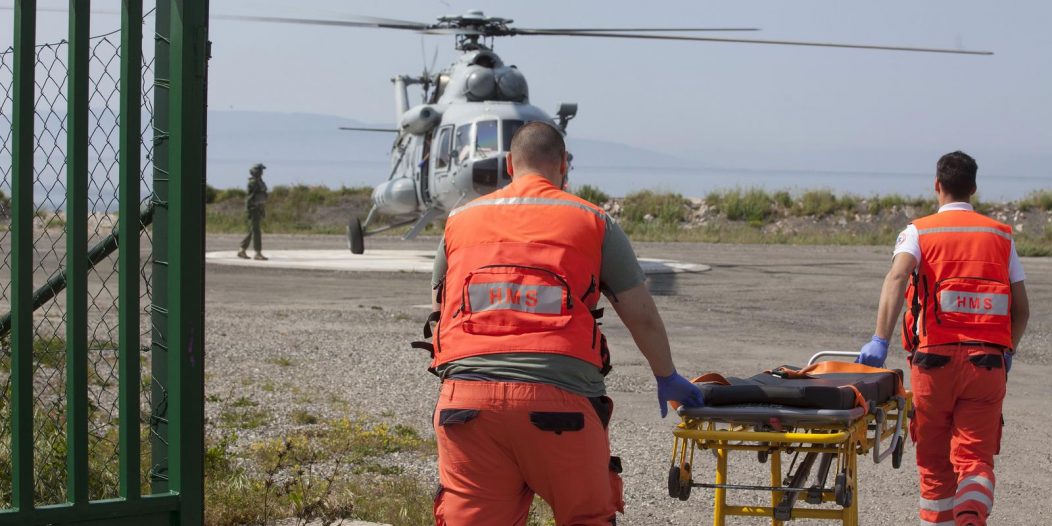 Rijeka: Prijevoz unesrećene osobe vojnim helikopterom Rijeka: Prijevoz unesrećene osobe vojnim helikopterom