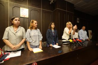 Rijeka: Sindikalna konferencija za medije povodom izvanrednih otkaza na Klinici za onkologijui radioterapiju Rijeka: Sindikalna konferencija za medije povodom izvanrednih otkaza na Klinici za onkologijui radioterapiju