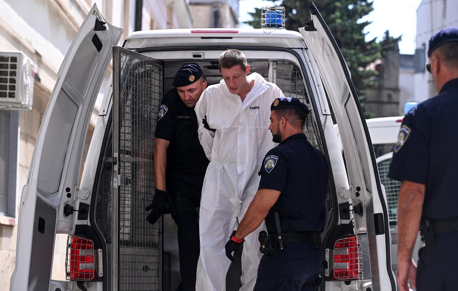 Duge cijevi na ulicama Zadra, priveden ubojica sa Zrća Duge cijevi na ulicama Zadra, priveden ubojica sa Zrća