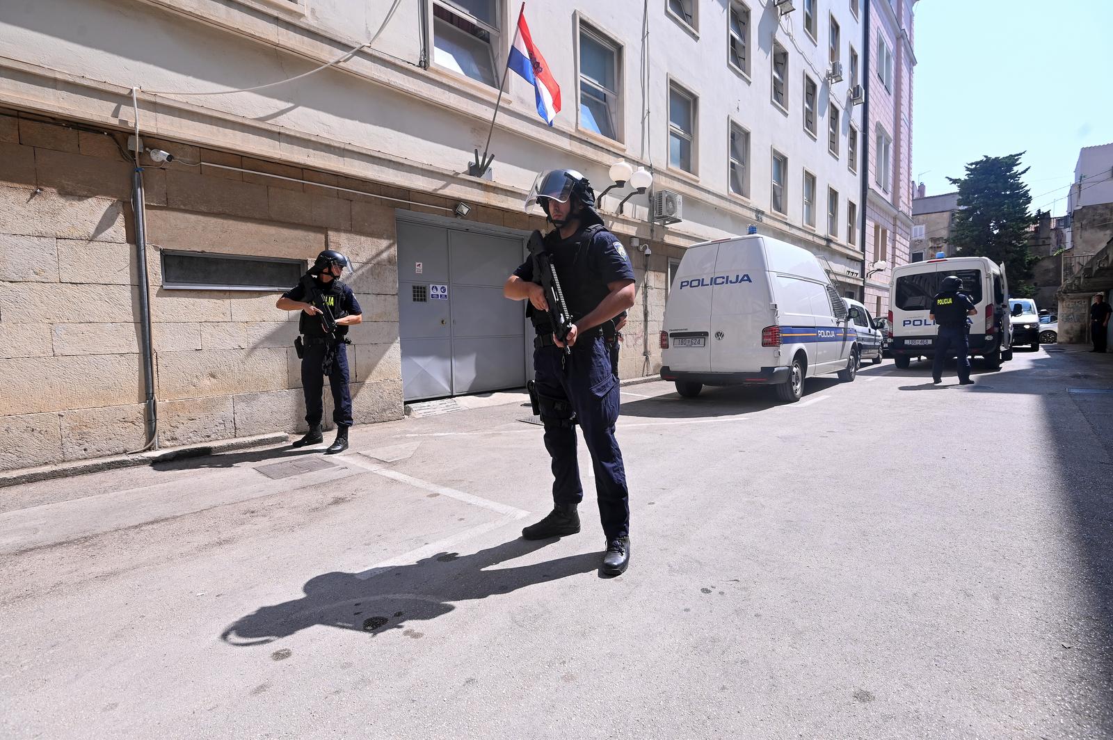 Duge cijevi na ulicama Zadra, priveden ubojica sa Zrća Duge cijevi na ulicama Zadra, priveden ubojica sa Zrća