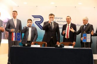 Rijeka: Premijer Plenković i ministri Butković i Filipović posjetili su grad Rijeku i sklopili ugovor o poboljšanju vodno-komunalne infrastrukture Rijeka: Premijer Plenković i ministri Butković i Filipović posjetili su grad Rijeku i sklopili ugovor o poboljšanju vodno-komunalne infrastrukture