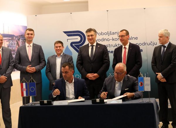 Rijeka: Premijer Plenković i ministri Butković i Filipović  posjetili su grad Rijeku  i sklopili ugovor o  poboljšanju vodno-komunalne infrastrukture