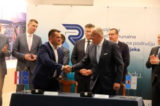 Rijeka: Premijer Plenković i ministri Butković i Filipović posjetili su grad Rijeku i sklopili ugovor o poboljšanju vodno-komunalne infrastrukture Rijeka: Premijer Plenković i ministri Butković i Filipović posjetili su grad Rijeku i sklopili ugovor o poboljšanju vodno-komunalne infrastrukture