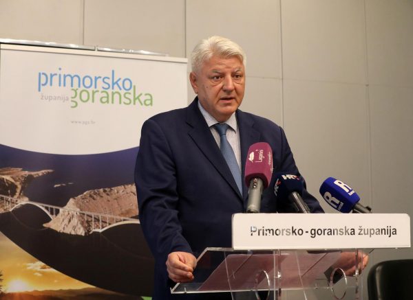 Rijeka: Konferencija za medije župana Zlatka Komadine