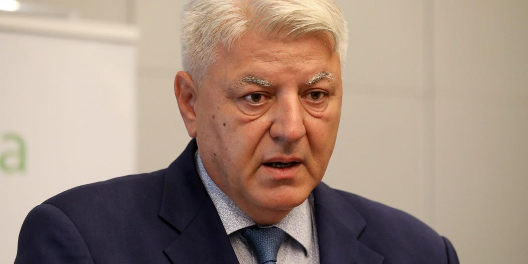 Rijeka: Konferencija za medije župana Zlatka Komadine Rijeka: Konferencija za medije župana Zlatka Komadine