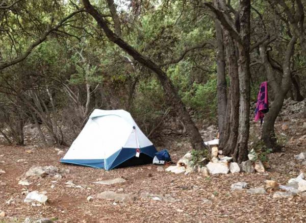 ilegalno kampiranje grad Cres 1