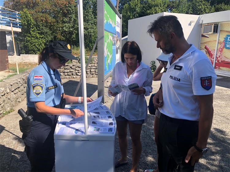policija info punkt (1) policija info punkt (1)