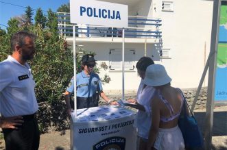 policija info punkt (2) policija info punkt (2)