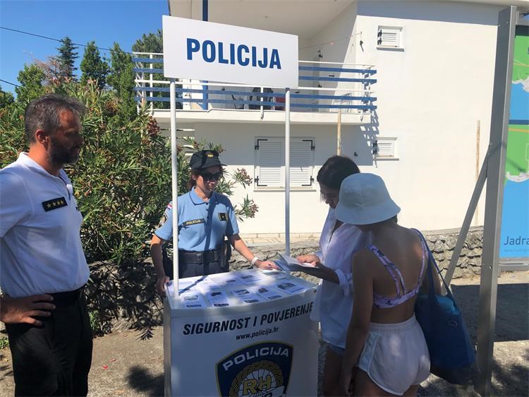 policija info punkt (2) policija info punkt (2)