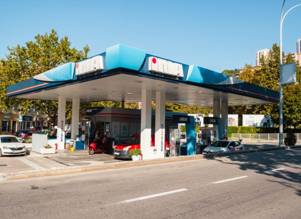 Benzinska pumpa-66