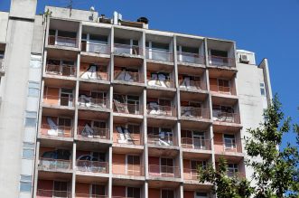 Rijeka: Nekadašnji neboder HŽ-a, koji sada pripada Sveučilištu, iz dana u dan propada Rijeka: Nekadašnji neboder HŽ-a, koji sada pripada Sveučilištu, iz dana u dan propada