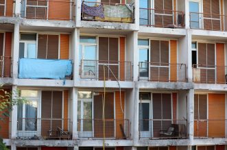 Rijeka: Nekadašnji neboder HŽ-a, koji sada pripada Sveučilištu, iz dana u dan propada Rijeka: Nekadašnji neboder HŽ-a, koji sada pripada Sveučilištu, iz dana u dan propada