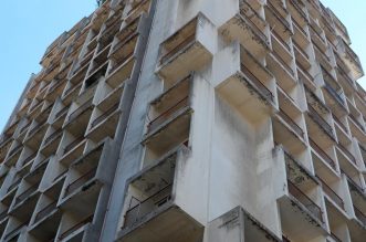 Rijeka: Nekadašnji neboder HŽ-a, koji sada pripada Sveučilištu, iz dana u dan propada Rijeka: Nekadašnji neboder HŽ-a, koji sada pripada Sveučilištu, iz dana u dan propada