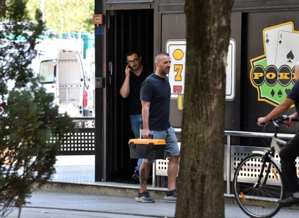 Zagreb: Nasmrt pretučen zaštitar automat kluba, policija traži napadače