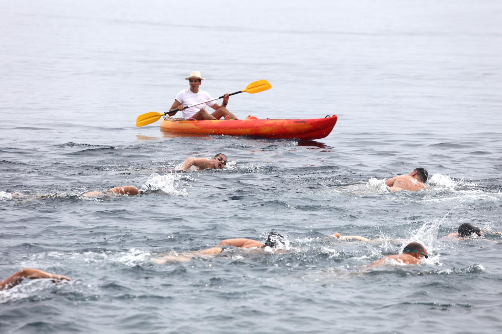Osmo izdanje humanitarnog plivačkog maratona “Koga briga”, zaplivao i gradonačelnik Filipović Osmo izdanje humanitarnog plivačkog maratona “Koga briga”, zaplivao i gradonačelnik Filipović