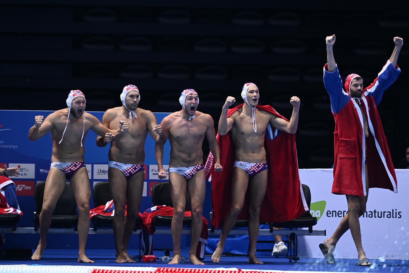 Hrvatska vaterpolska reprezentacija izborila je finale Europskog prvenstva u Splitu Hrvatska vaterpolska reprezentacija izborila je finale Europskog prvenstva u Splitu