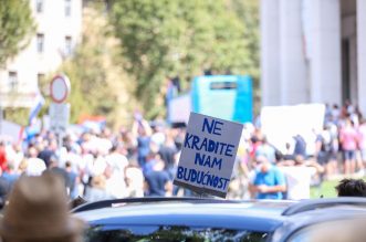 Zagreb: Održan prosvjed “Dajemo vam otkaz” ispred sjedišta HDZ-a Zagreb: Održan prosvjed “Dajemo vam otkaz” ispred sjedišta HDZ-a