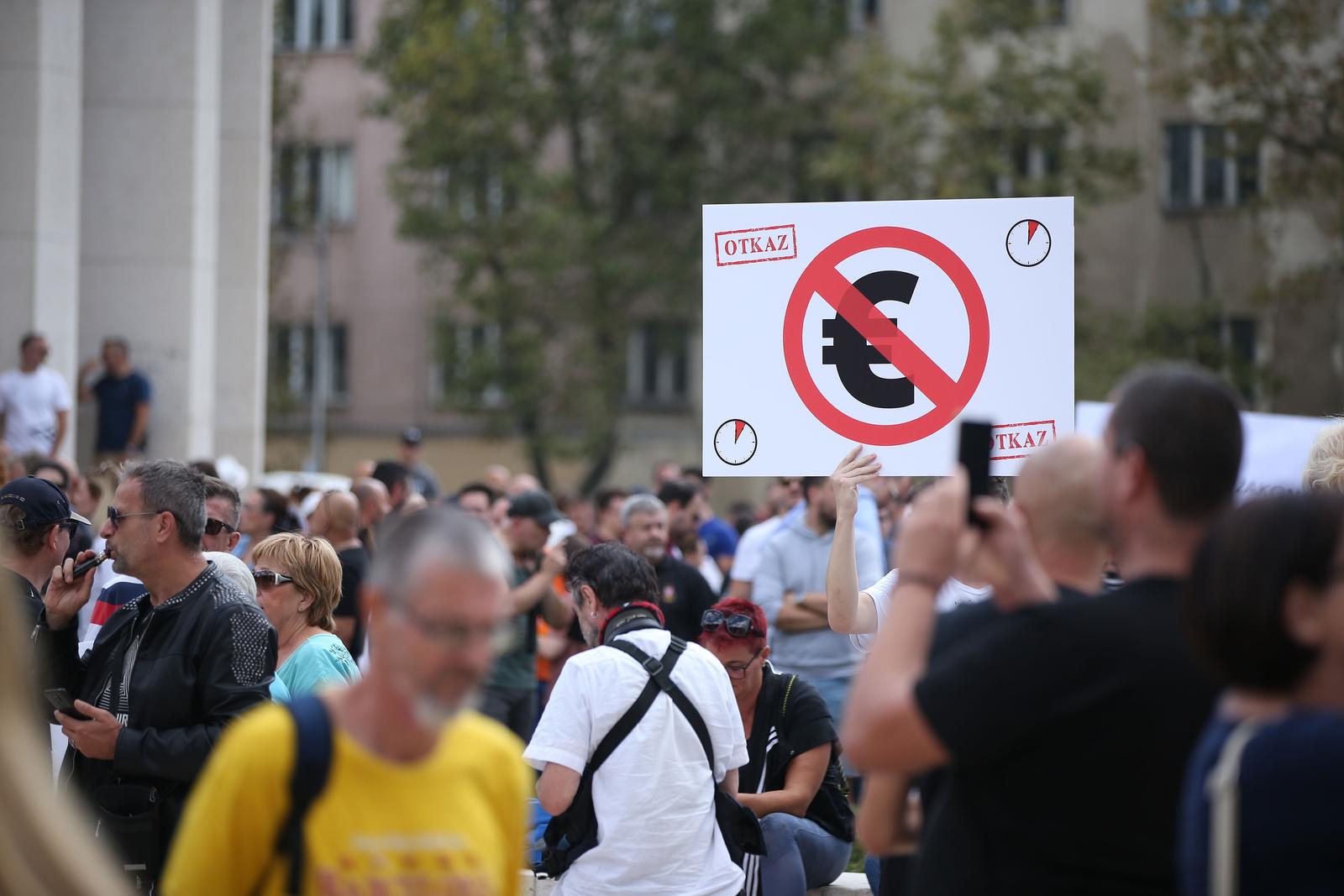 Zagreb: Održan prosvjed “Dajemo vam otkaz” ispred sjedišta HDZ-a Zagreb: Održan prosvjed “Dajemo vam otkaz” ispred sjedišta HDZ-a