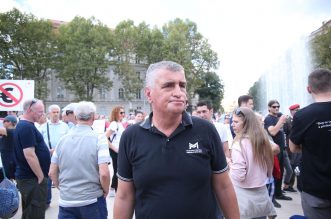 Zagreb: Održan prosvjed “Dajemo vam otkaz” ispred sjedišta HDZ-a Zagreb: Održan prosvjed “Dajemo vam otkaz” ispred sjedišta HDZ-a