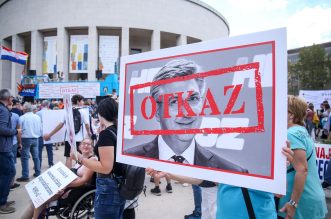 Zagreb: Održan prosvjed “Dajemo vam otkaz” ispred sjedišta HDZ-a Zagreb: Održan prosvjed “Dajemo vam otkaz” ispred sjedišta HDZ-a