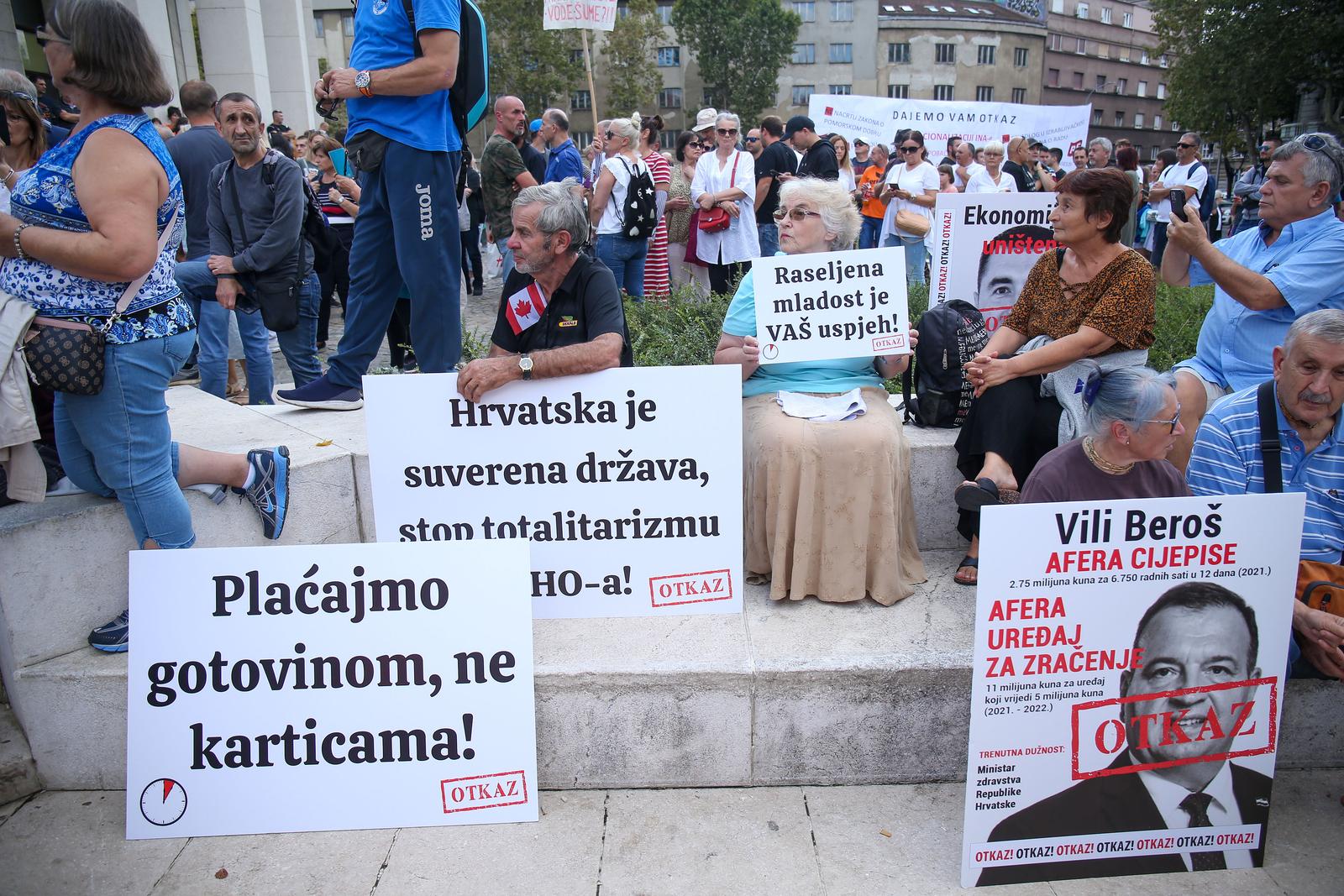 Zagreb: Održan prosvjed “Dajemo vam otkaz” ispred sjedišta HDZ-a Zagreb: Održan prosvjed “Dajemo vam otkaz” ispred sjedišta HDZ-a