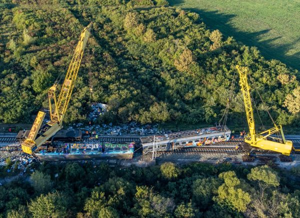 Fotografije iz zraka uklanjanja putničkog vlaka i sanacije mjesta nesreće