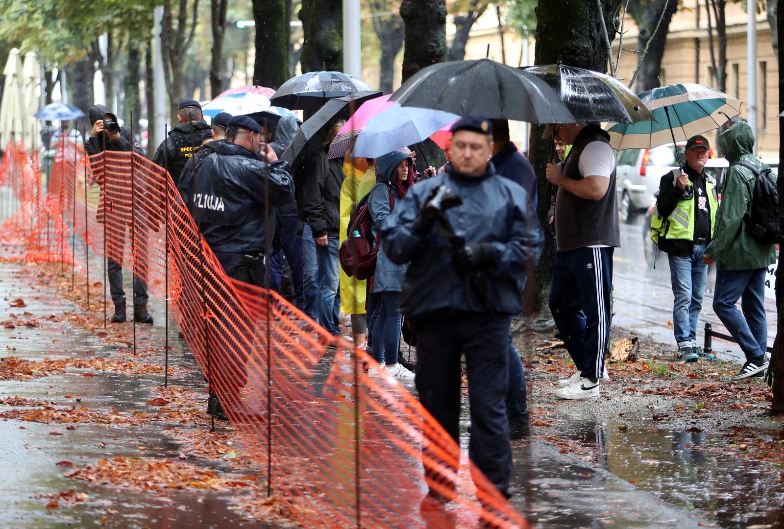 Zagreb: Uoči početka optužnog vijeća za Marka Franciškovića, okupili su se njegovi istomišljenici Zagreb: Uoči početka optužnog vijeća za Marka Franciškovića, okupili su se njegovi istomišljenici