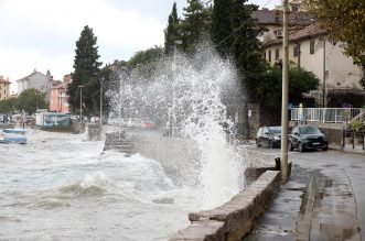 Olujno jugo u Opatiji Olujno jugo u Opatiji