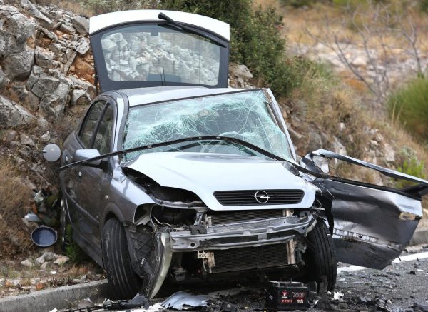 Zbog prometne nesreće prekinut je promet u mjestu Šparadići, sudarila su se tri automobila