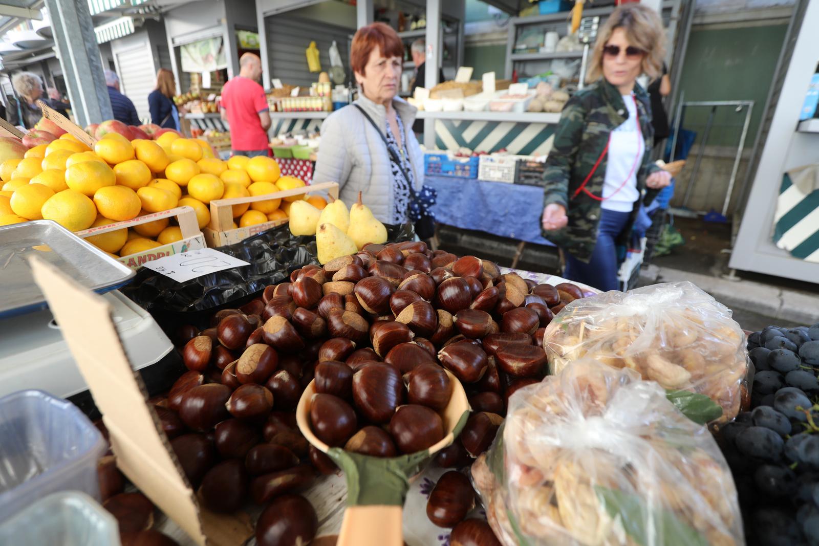Rijeka: Prvi ovogodišnji maruni stigli su na tržnicu Rijeka: Prvi ovogodišnji maruni stigli su na tržnicu