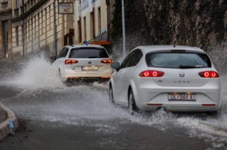 Rijeka: Zbog obilne kiše podignute su šahte iz kojih se slijevaju potoci Rijeka: Zbog obilne kiše podignute su šahte iz kojih se slijevaju potoci