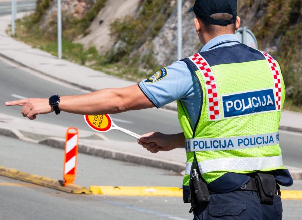 Policija promet -1