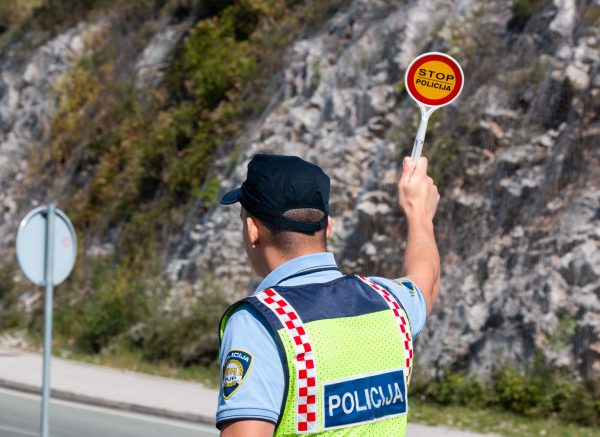 Policija promet -2