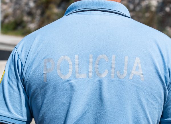 Policija promet -21