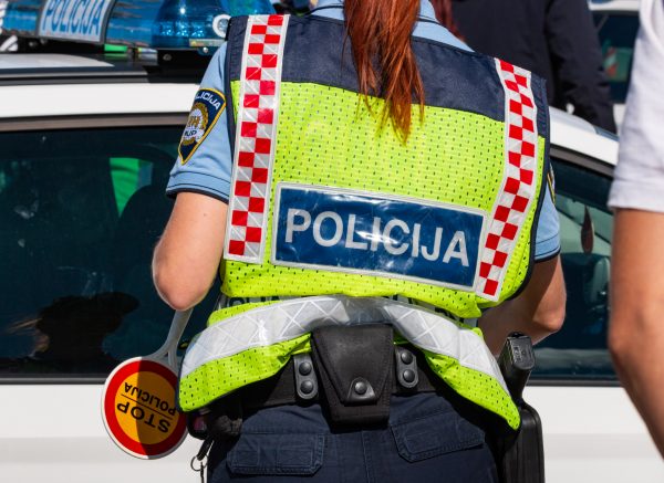 Policija promet -28