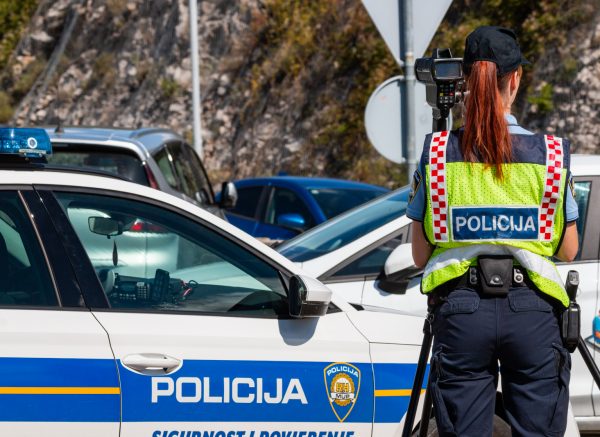 Policija promet -30