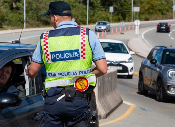 Policija promet -8