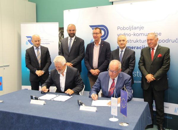 Potpisan-ugovor-grupu-radova-Rijeka-Istok-u-sklopu-EU-projekta-„Poboljšanje-vodno-komunalne-infrastrukture-na-području-aglomeracije-Rijeka-2