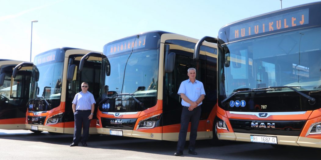 Predstavljeno-14-novih-autobusa-Autotroleja-nabavljenih-EU-sredstvima-10 Predstavljeno-14-novih-autobusa-Autotroleja-nabavljenih-EU-sredstvima-10