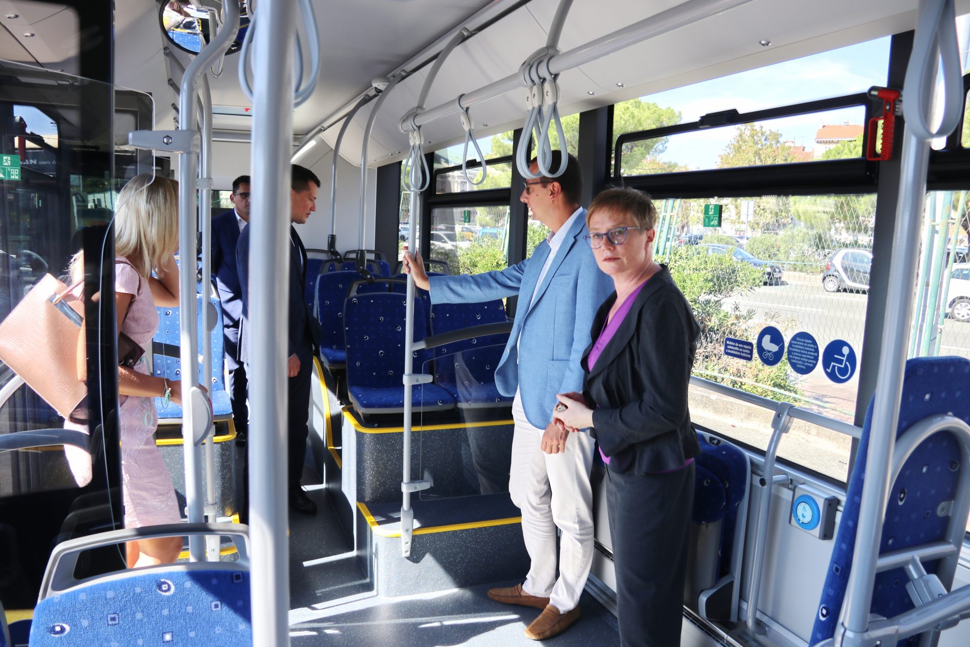 Predstavljeno-14-novih-autobusa-Autotroleja-nabavljenih-EU-sredstvima-6 Predstavljeno-14-novih-autobusa-Autotroleja-nabavljenih-EU-sredstvima-6